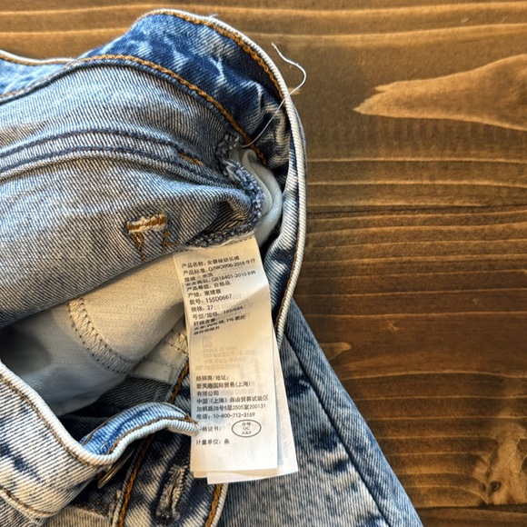 NWOT Abercrombie & Fitch High Rise Mom Jeans - Picture 10 of 10